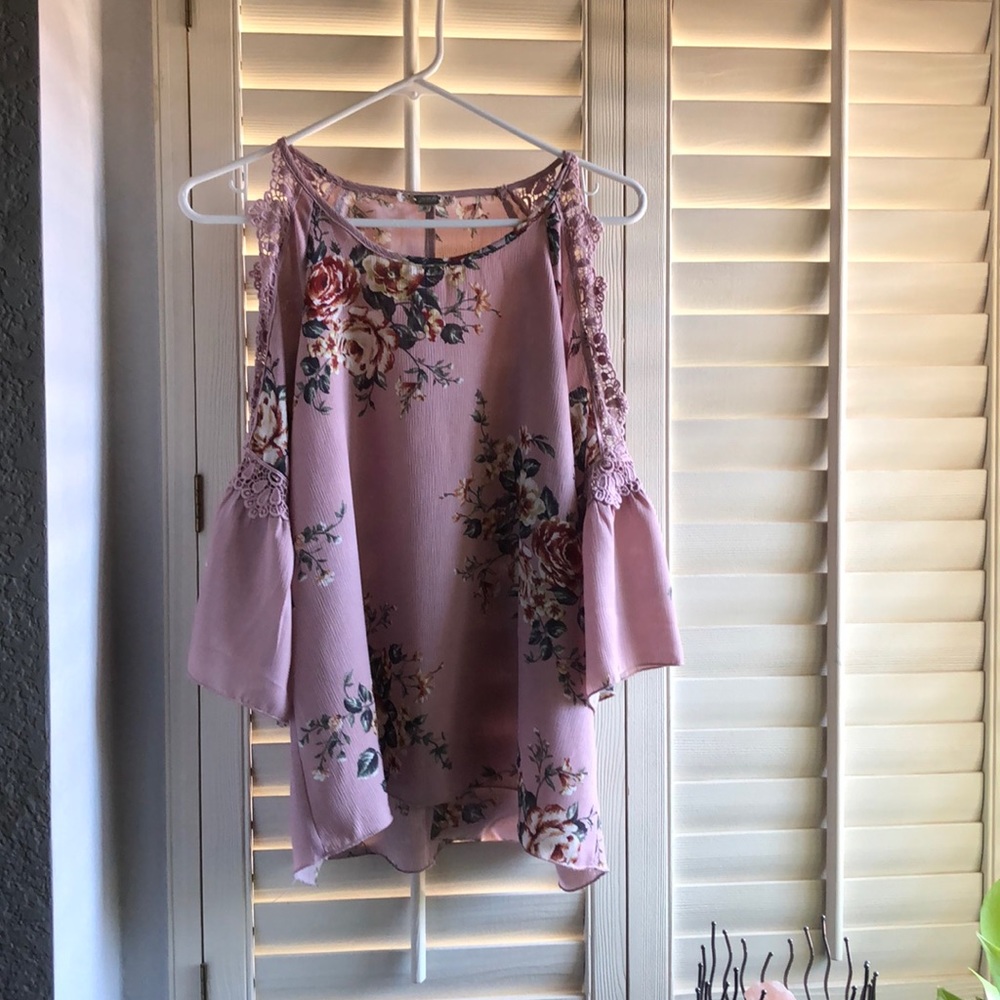 Off shoulders top